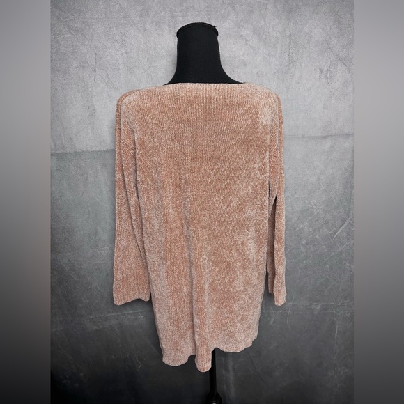 Salmon pink cable knit long sleeve light sweater with gold metallic weave detail - Picture 4 of 5